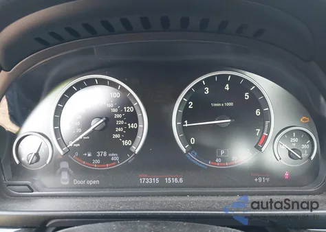 2013 BMW 528I xDrive z USA, uszkodzony, nr VIN WBAXH5C50DDW13775